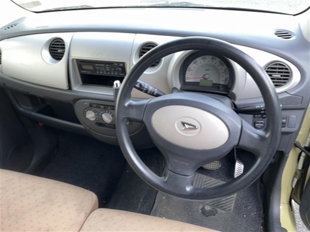 DAIHATSU MOVE LATTE