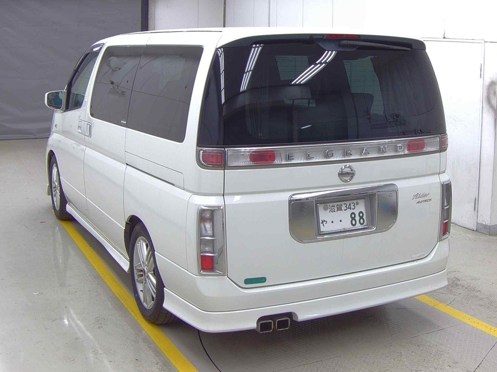 NISSAN ELGRAND