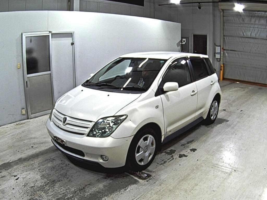 TOYOTA IST