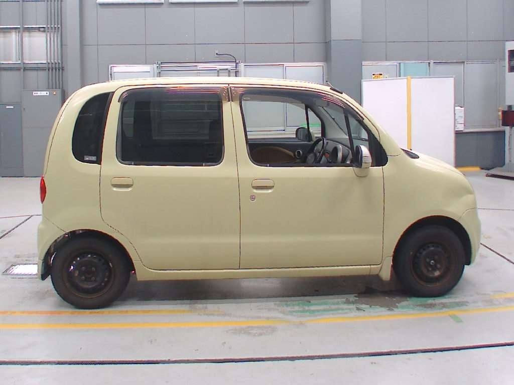 DAIHATSU MOVE LATTE