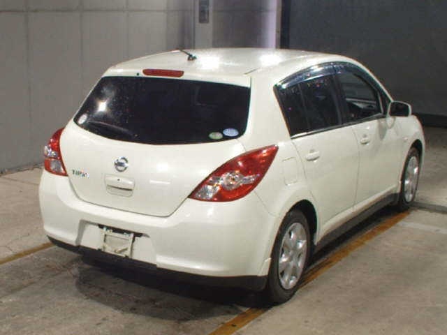 NISSAN TIIDA