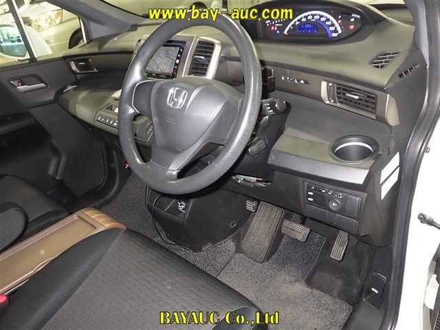 HONDA FREED SPIKE