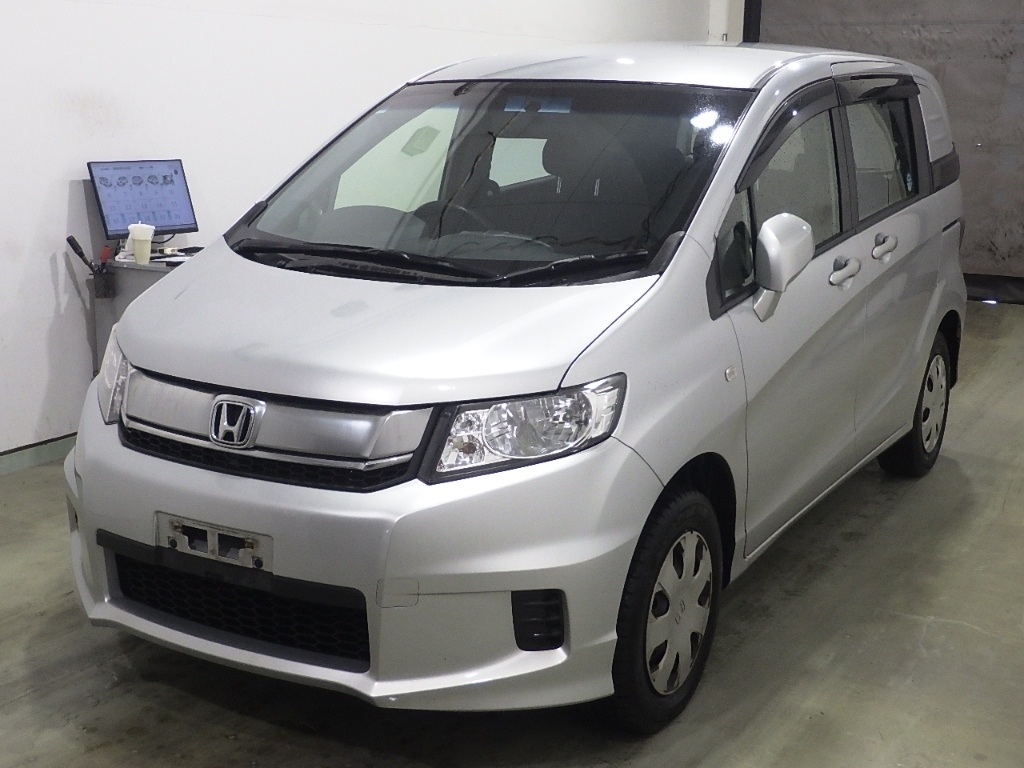 HONDA FREED SPIKE