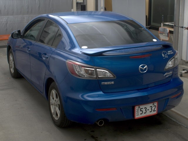 MAZDA AXELA