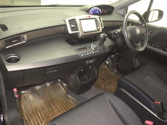HONDA FREED SPIKE