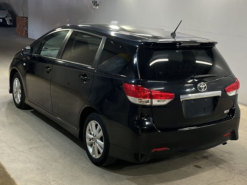 TOYOTA WISH