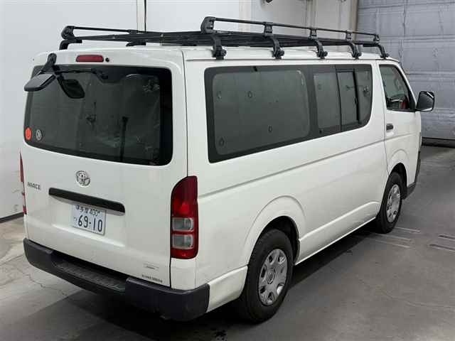 TOYOTA REGIUS ACE