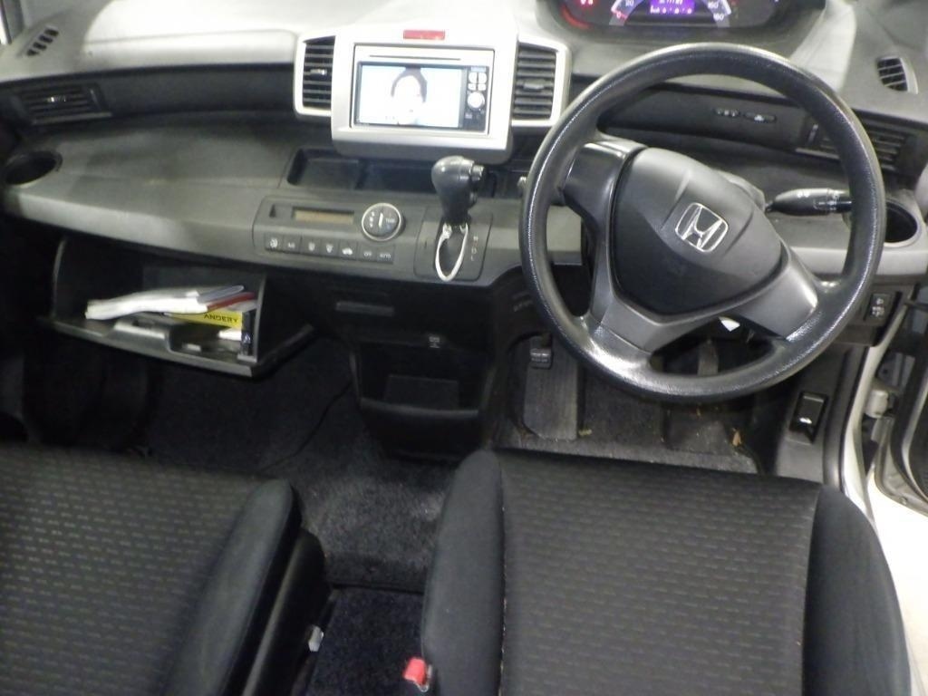 HONDA FREED SPIKE