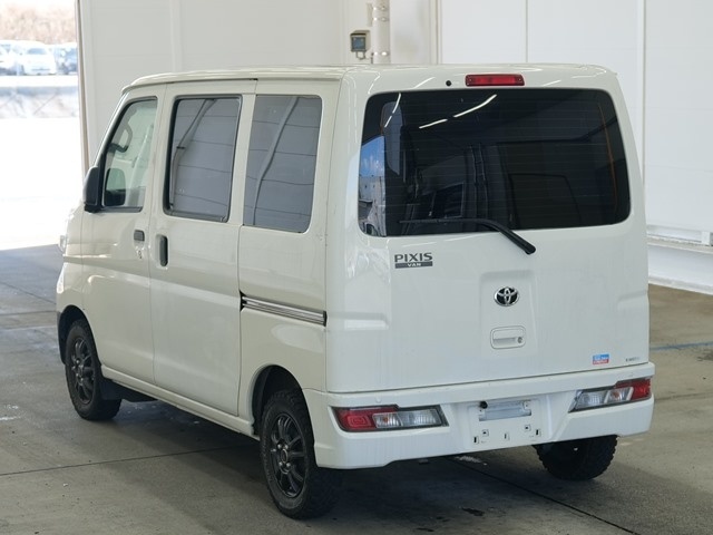 TOYOTA PIXIS VAN