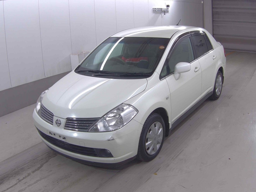 NISSAN TIIDA LATIO