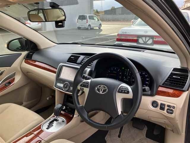 TOYOTA PREMIO