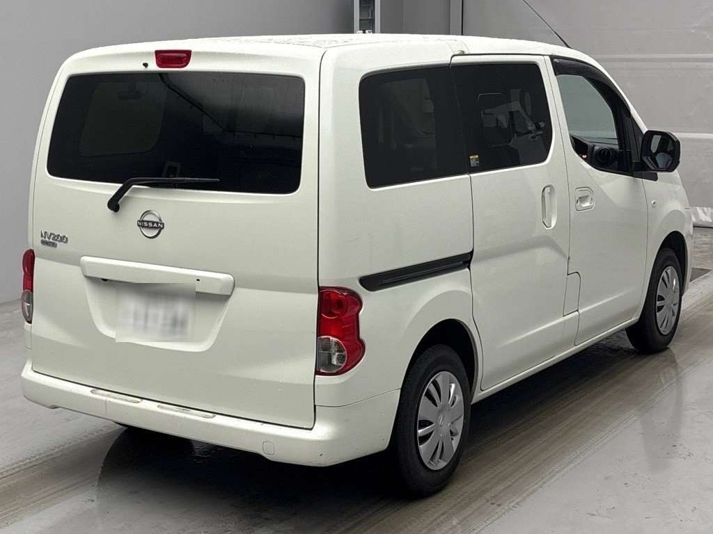 NISSAN NV200