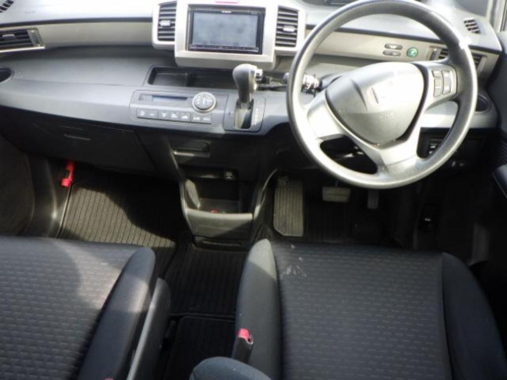HONDA FREED SPIKE