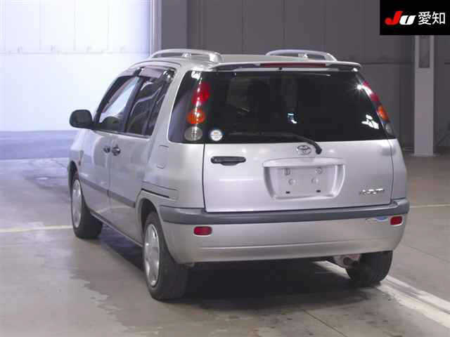 TOYOTA RAUM