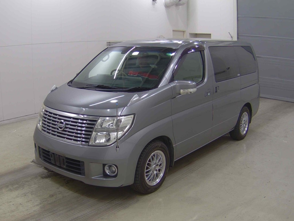 NISSAN ELGRAND
