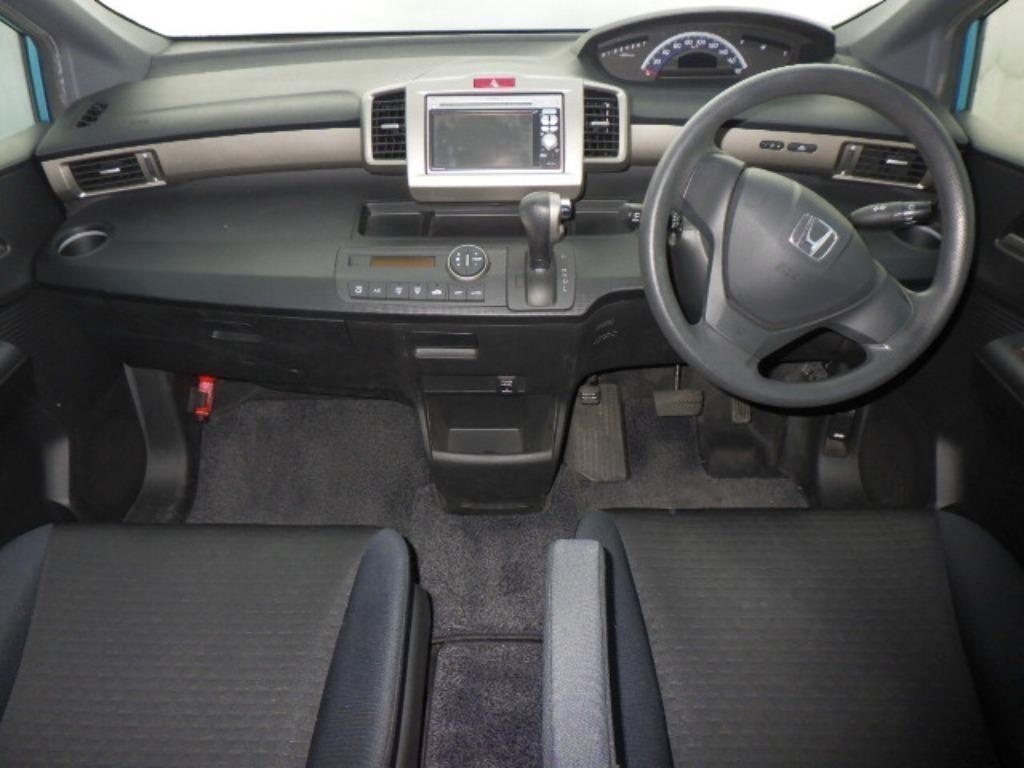 HONDA FREED SPIKE