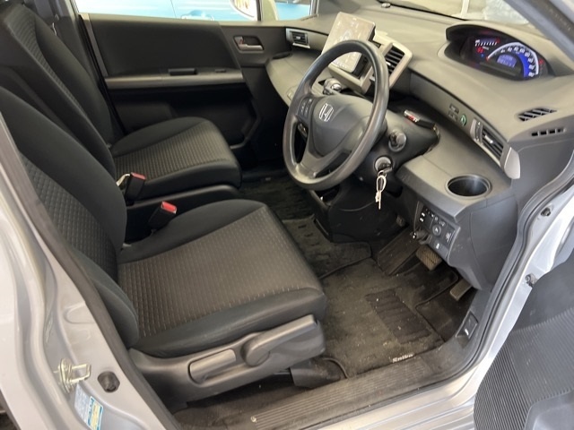 HONDA FREED SPIKE