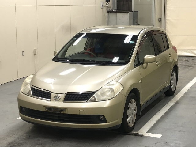 NISSAN TIIDA