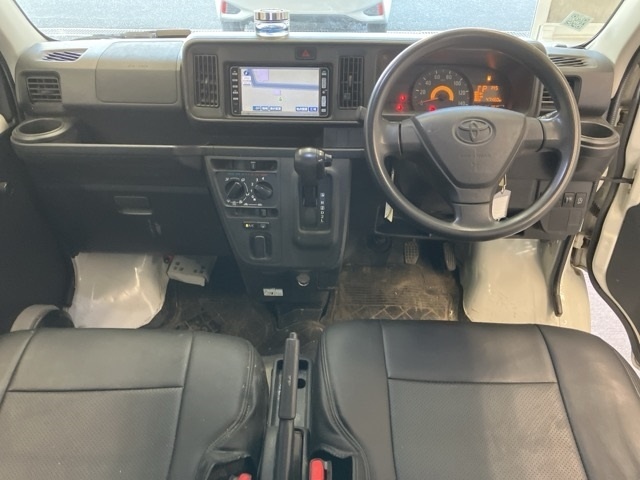TOYOTA PIXIS VAN