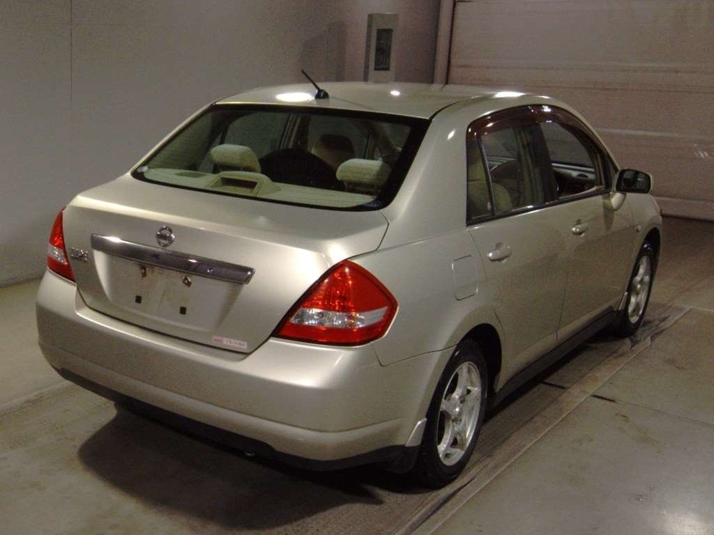 NISSAN TIIDA LATIO