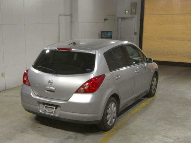 NISSAN TIIDA