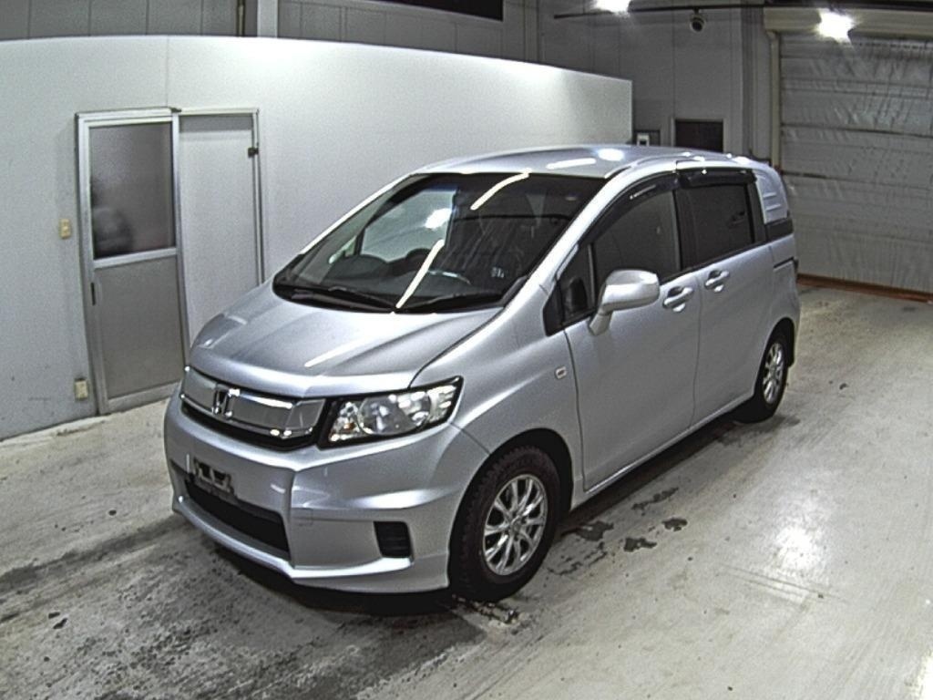 HONDA FREED SPIKE