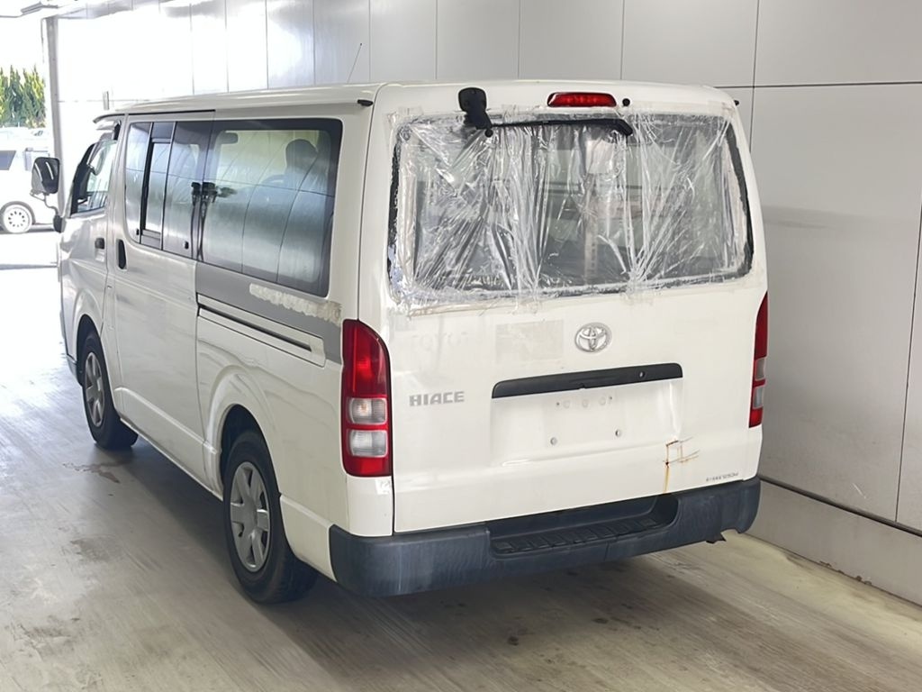 TOYOTA REGIUS ACE