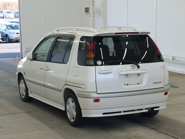 TOYOTA RAUM