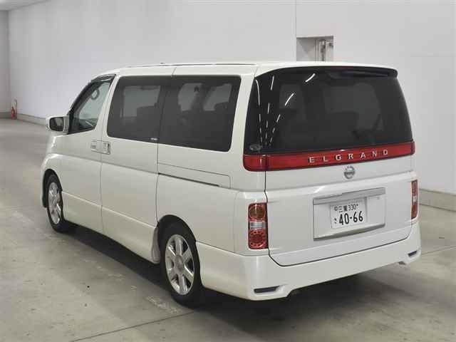 NISSAN ELGRAND