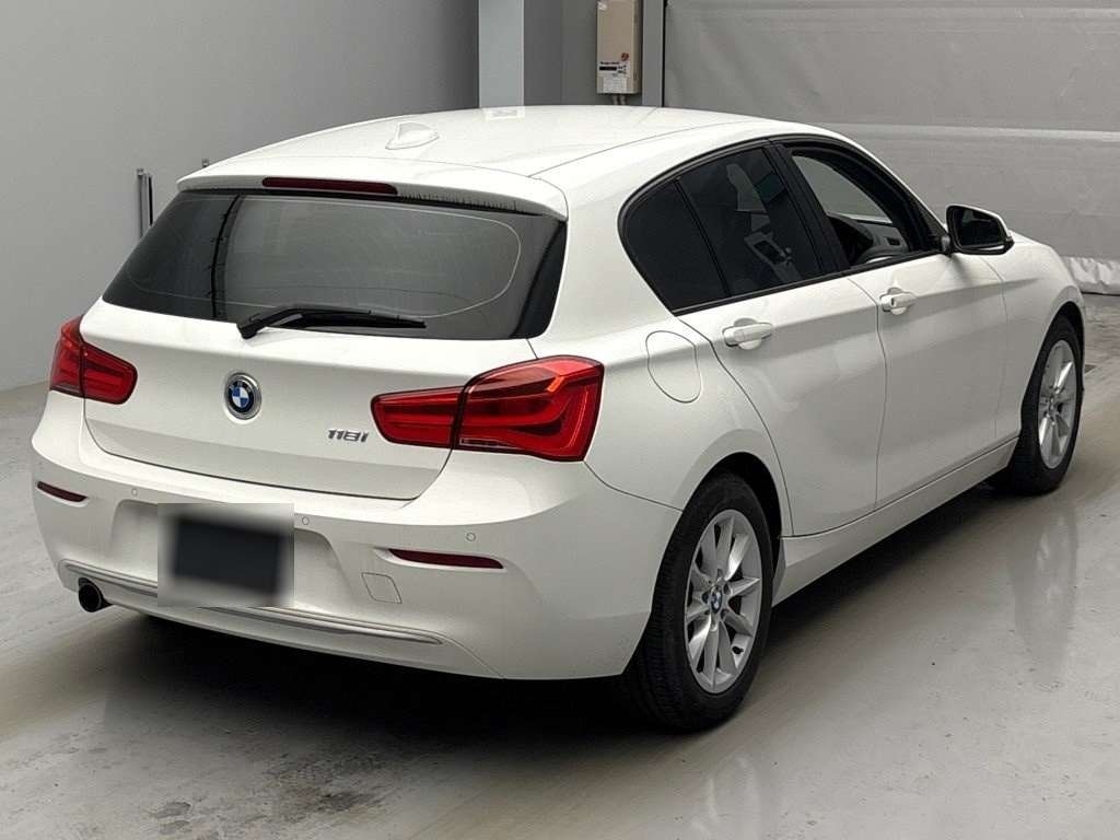 BMW 1-SERIES