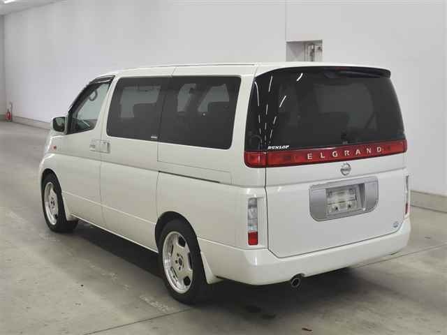 NISSAN ELGRAND