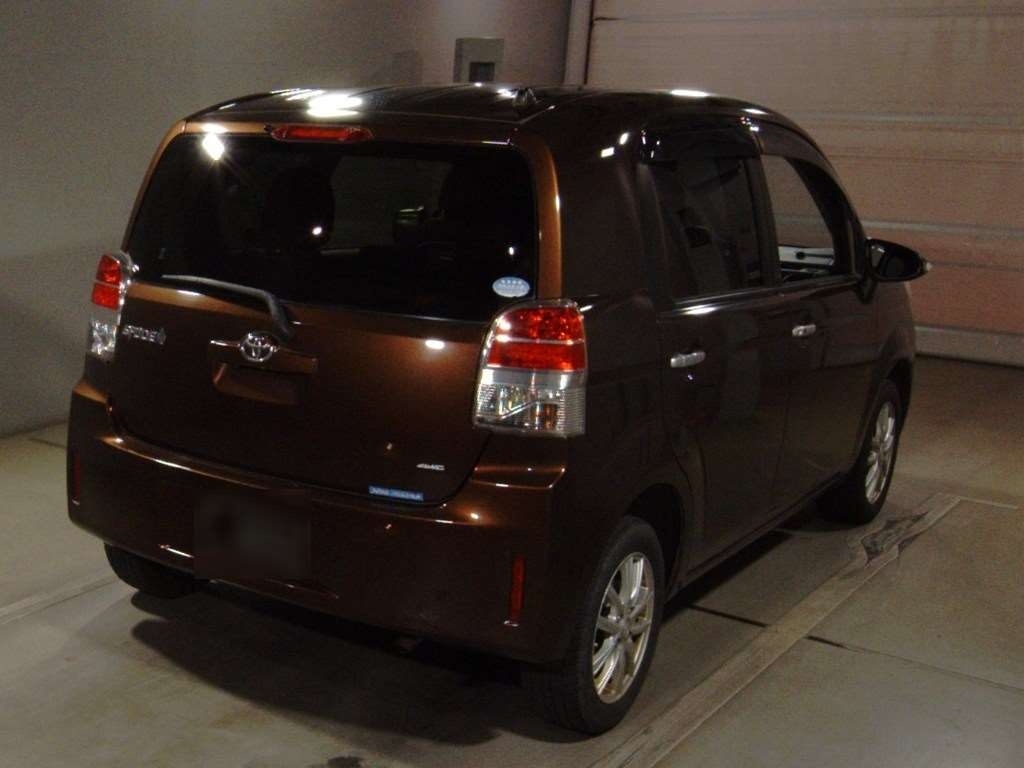 TOYOTA SPADE