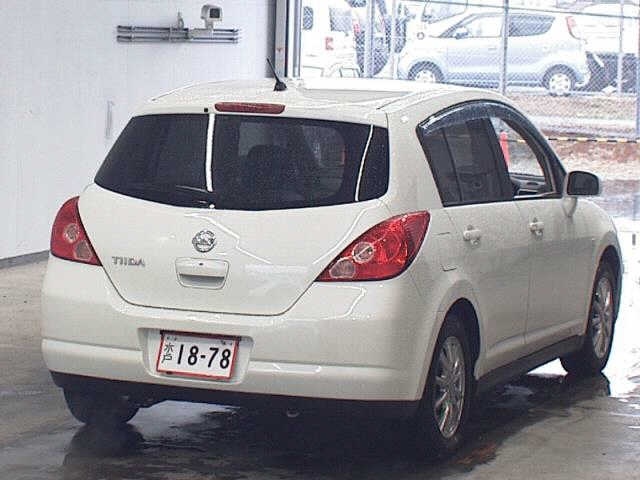NISSAN TIIDA
