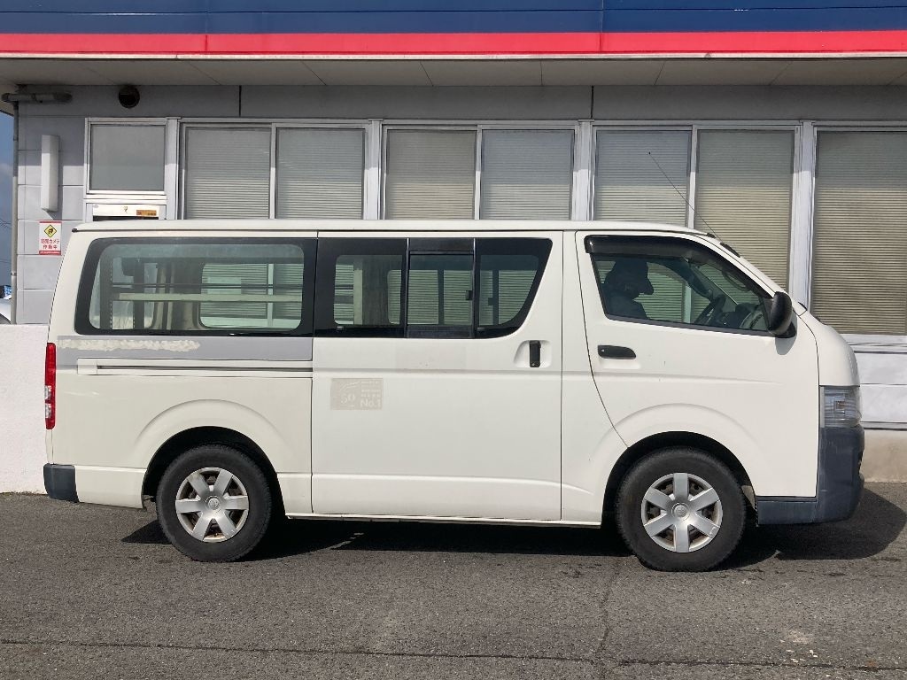 TOYOTA REGIUS ACE