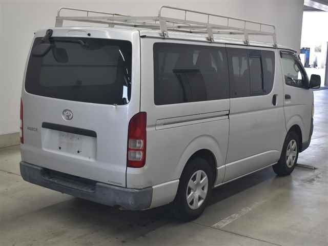 TOYOTA REGIUS ACE