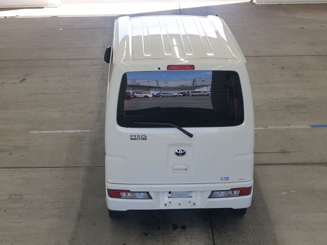 TOYOTA PIXIS VAN