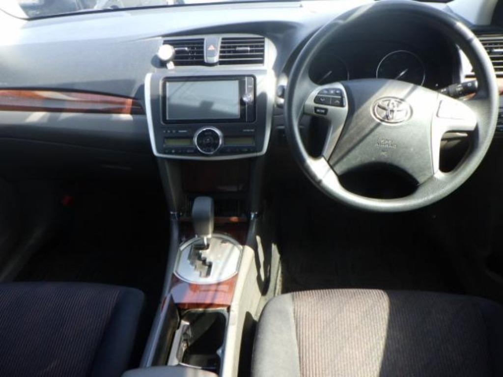 TOYOTA PREMIO