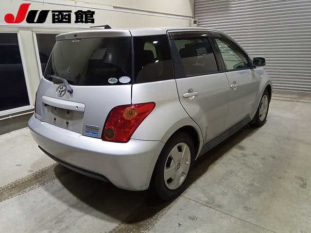 TOYOTA IST