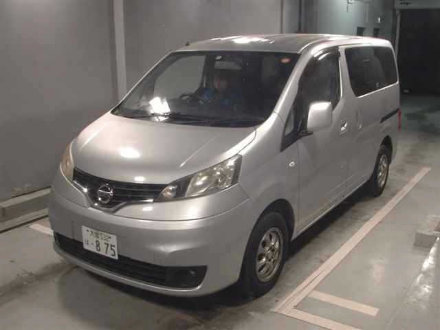 NISSAN NV200