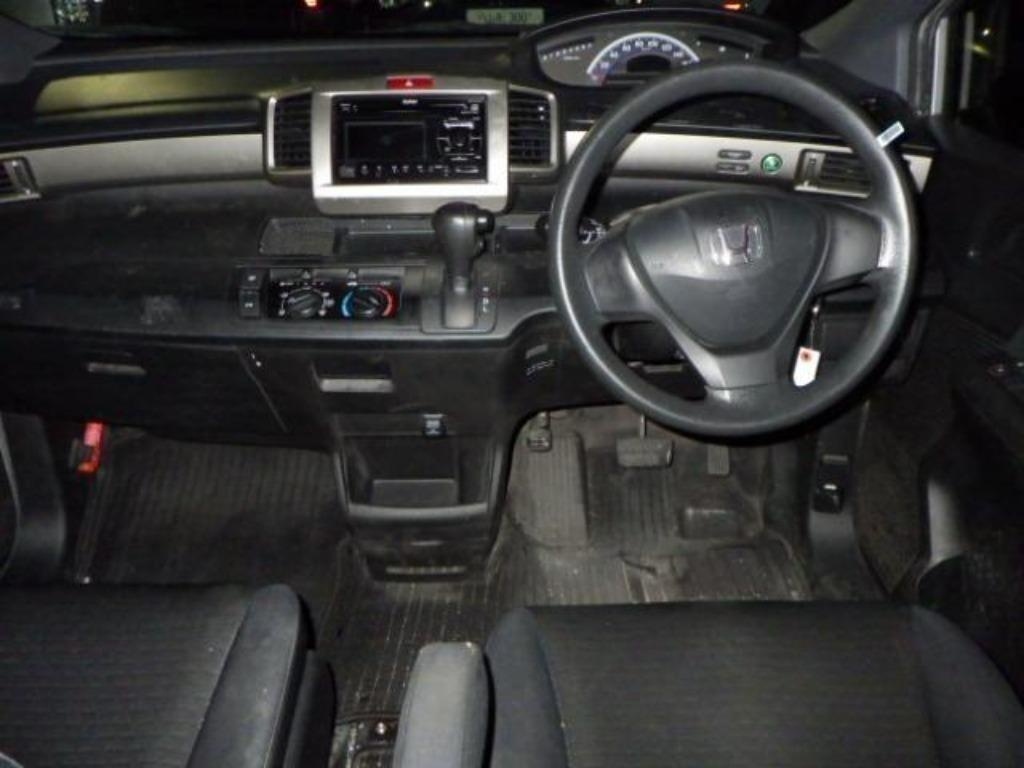 HONDA FREED SPIKE