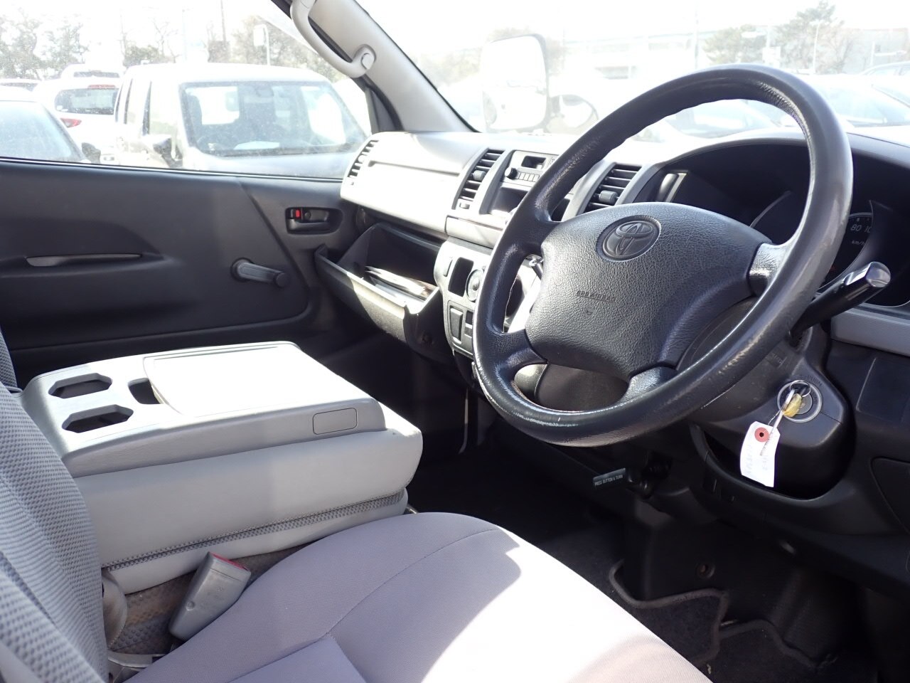 TOYOTA REGIUS ACE