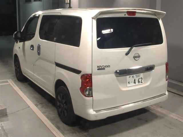 NISSAN NV200