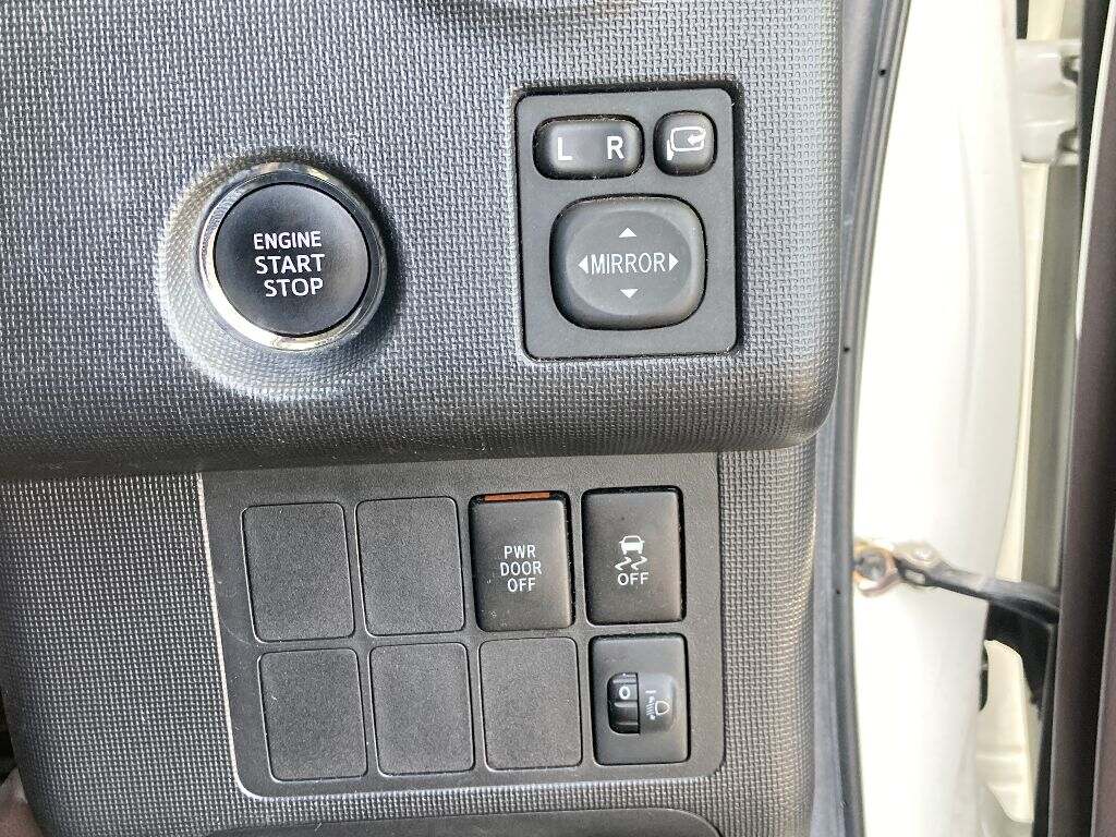 TOYOTA SPADE
