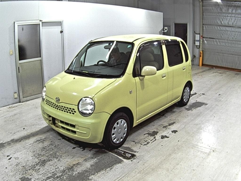 DAIHATSU MOVE LATTE