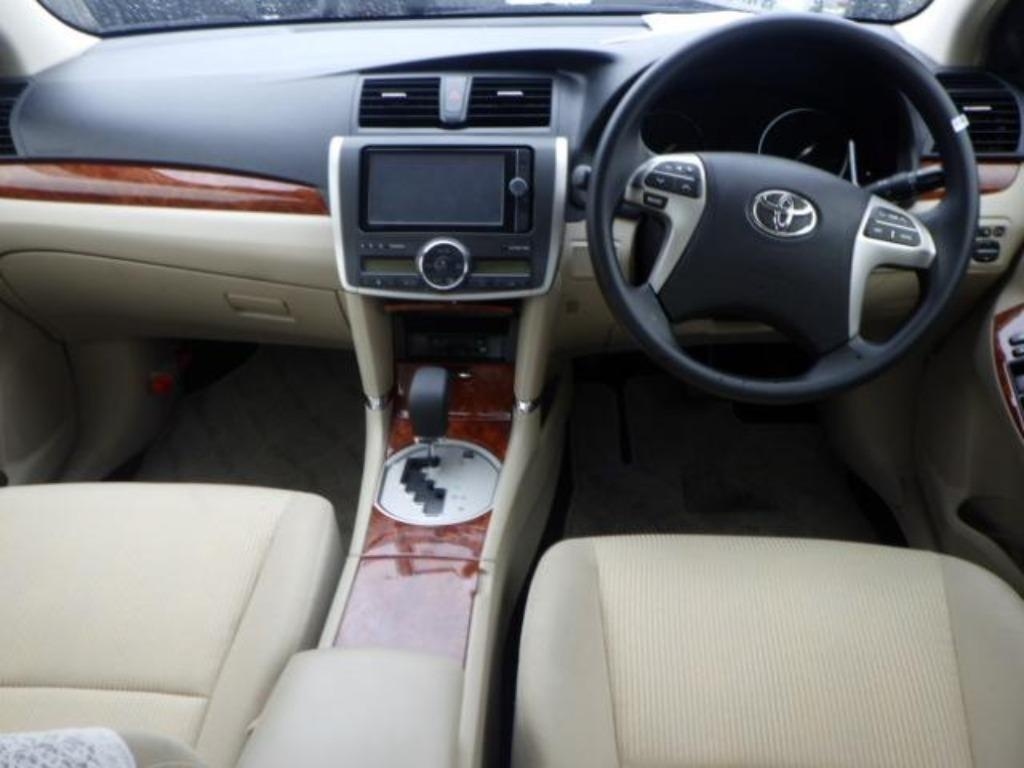 TOYOTA PREMIO