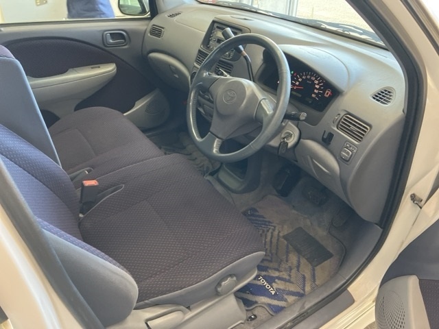 TOYOTA RAUM