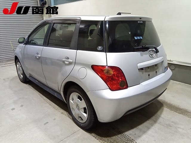 TOYOTA IST