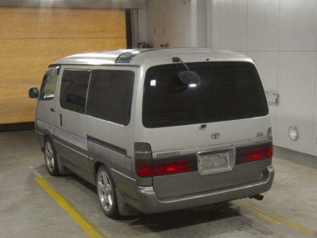 TOYOTA HIACE