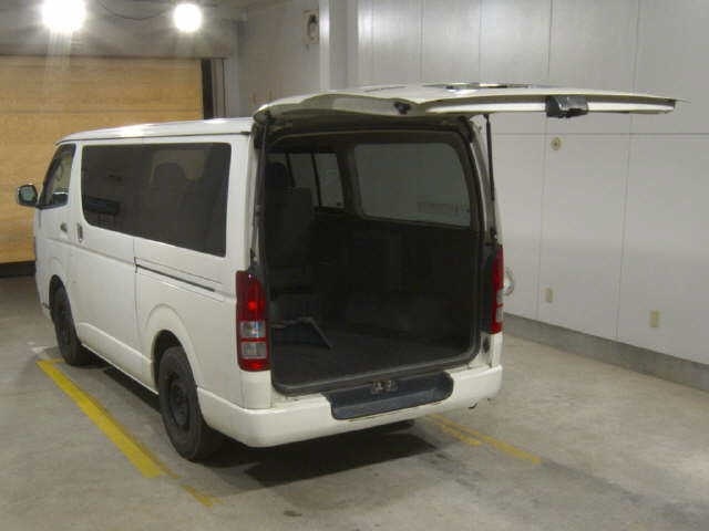 TOYOTA REGIUS ACE