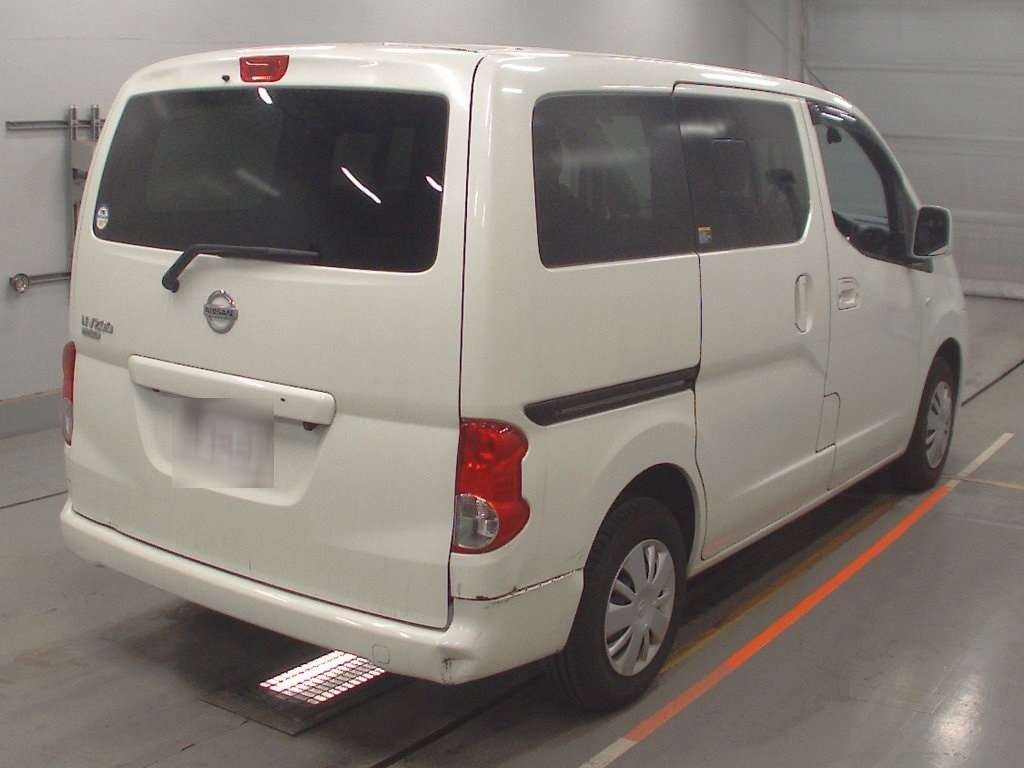NISSAN NV200